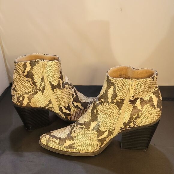 SOUL NATURALIZER COWBOY ANKLE POINTED TOE SIDE ZIPPER CHUNKY BLOCK HEEL BOOT - Picture 6 of 15